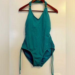 One piece adjustable swimsuit